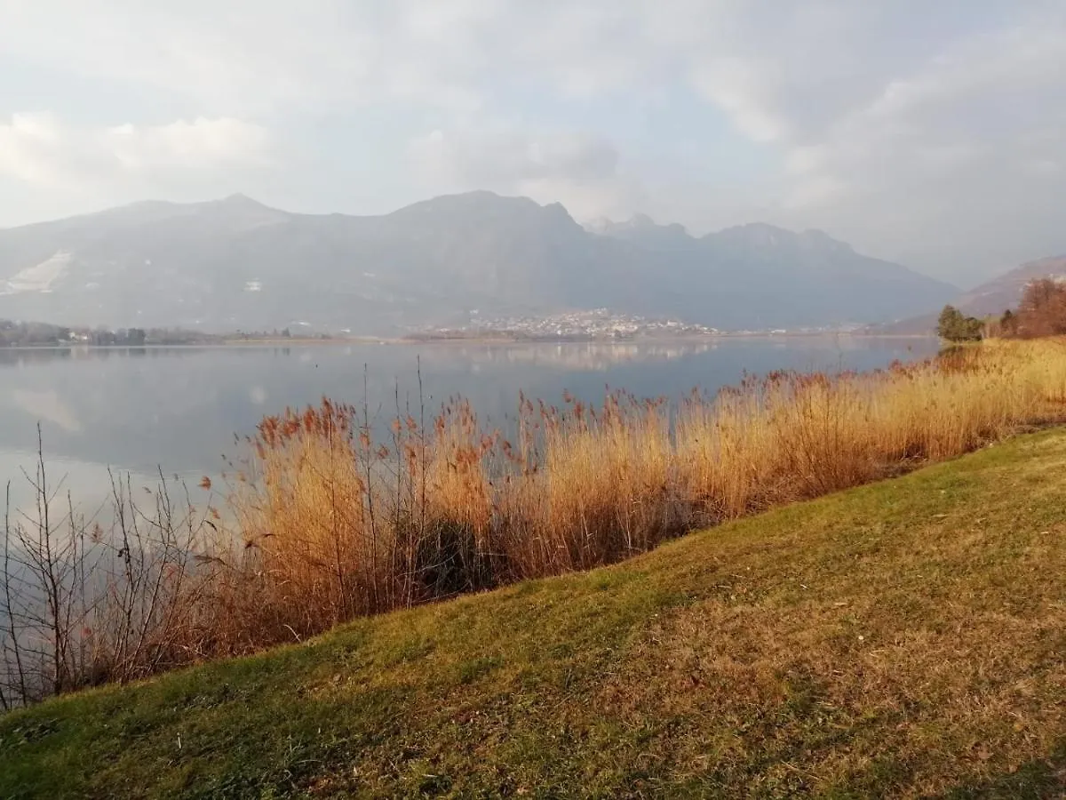 La Poesia Del Lago Oggiono Couette-café
